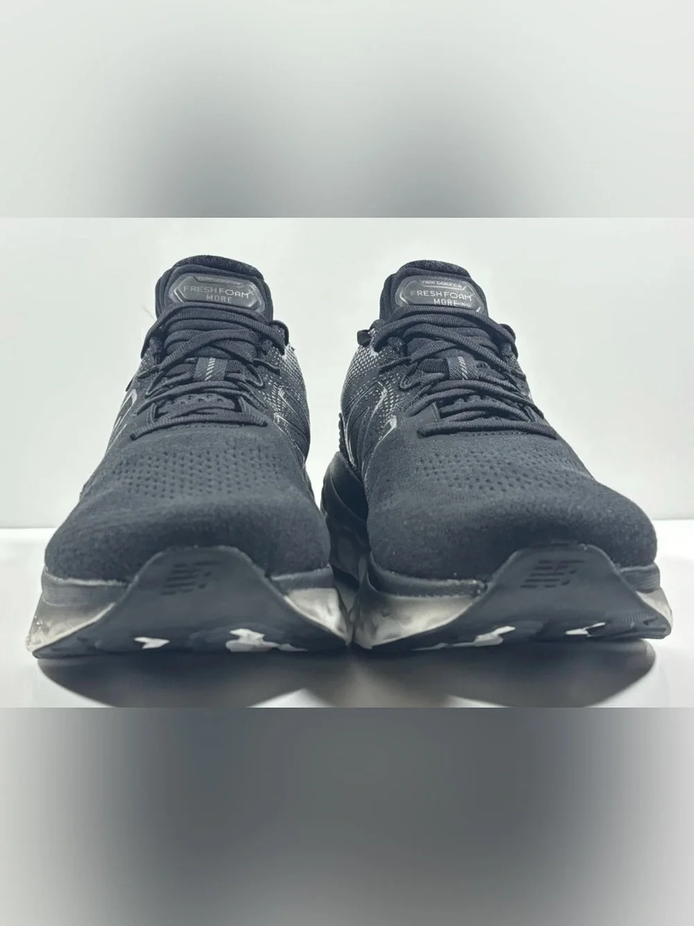 New Balance Fresh Foam More v4 Mens 10.5 4E Extra Wide Black Running Shoes NWT